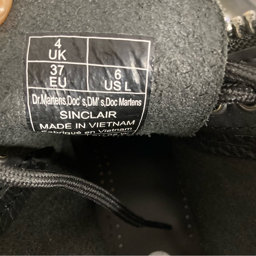 Dr. Martens Women's Sinclair Bootie. Sz: 6 - Picture 13 of 13